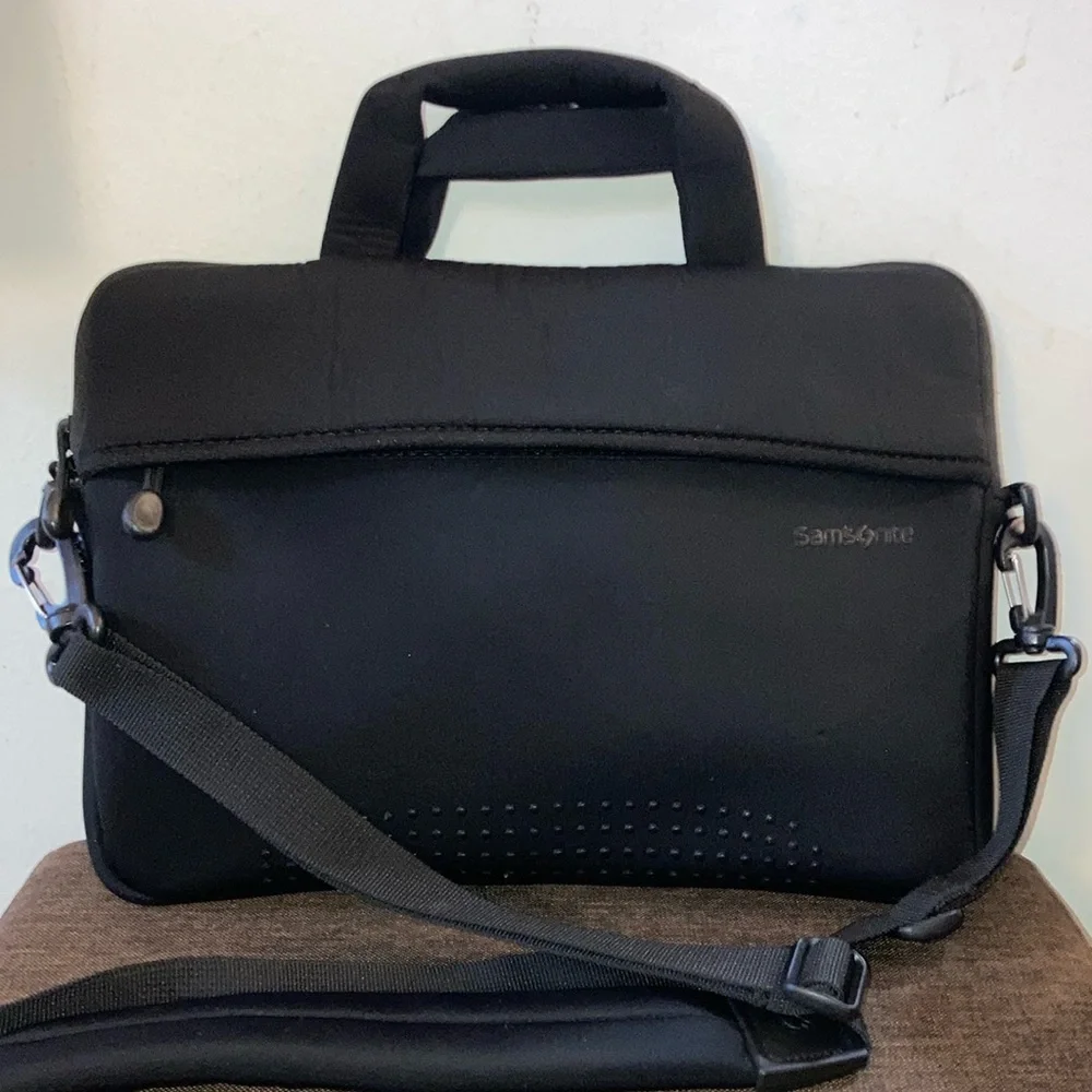 Samsonite 15
